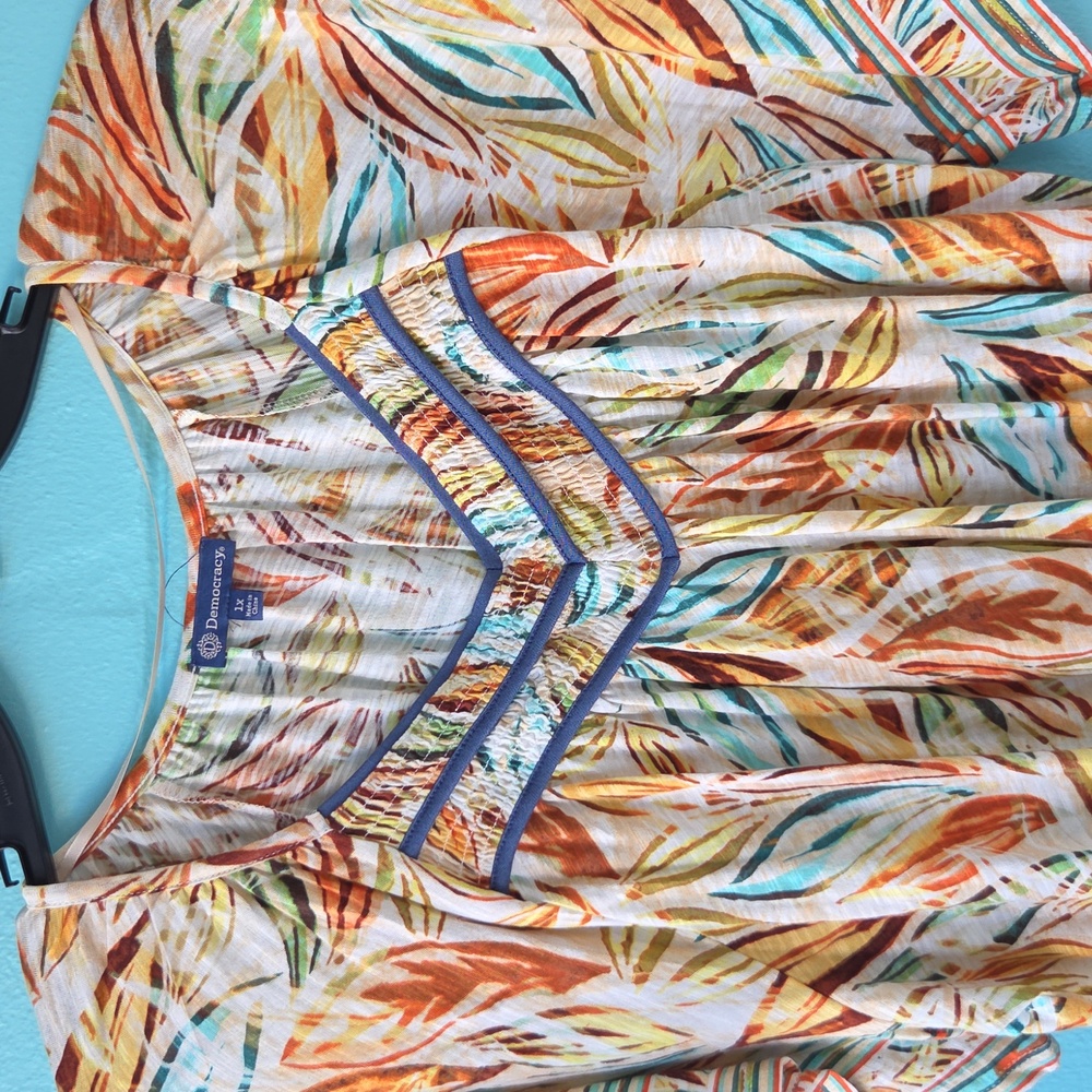 NWT "Democracy" Woman's Short Sleeve Top Size 1X - Picture 2 of 7